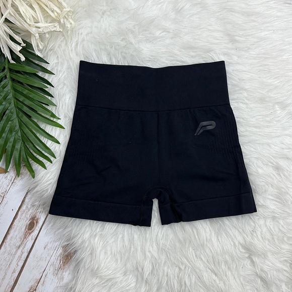 Pursue Fitness Short Length Short in Blackout - Picture 5 of 9